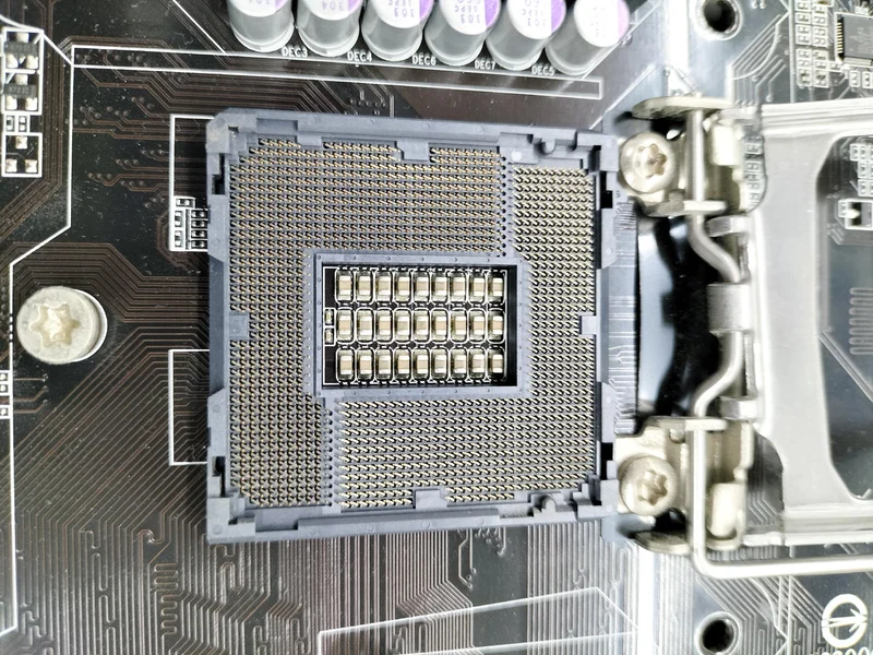 Carte mère/Processeur GIGABYTE Z78M-D3H/I7-4790S