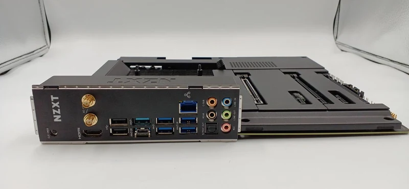 NZXT Motherboard 80G70036-00671