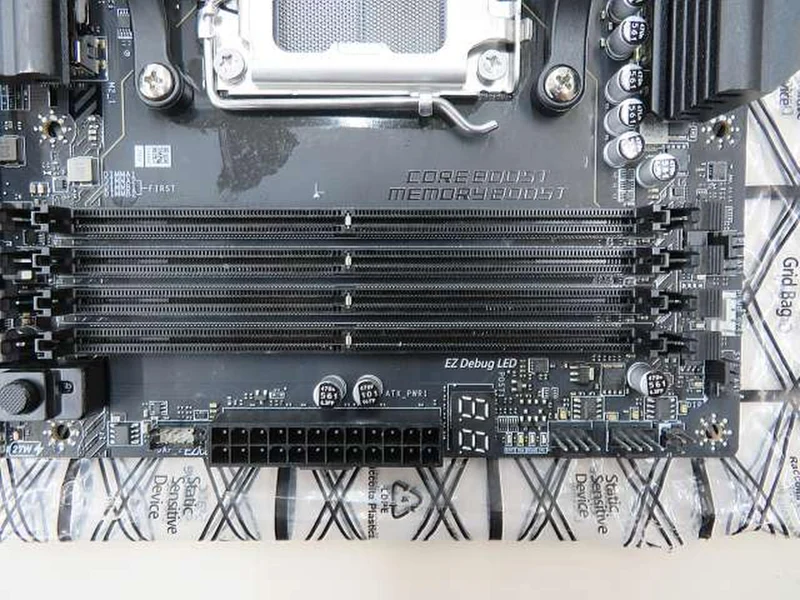 MSI AMD-compatible motherboard MAG X870 TOMAHAWK WIFI