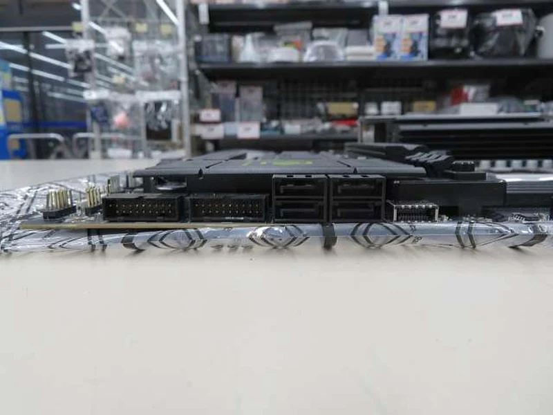 MSI AMD-compatible motherboard MAG X870 TOMAHAWK WIFI