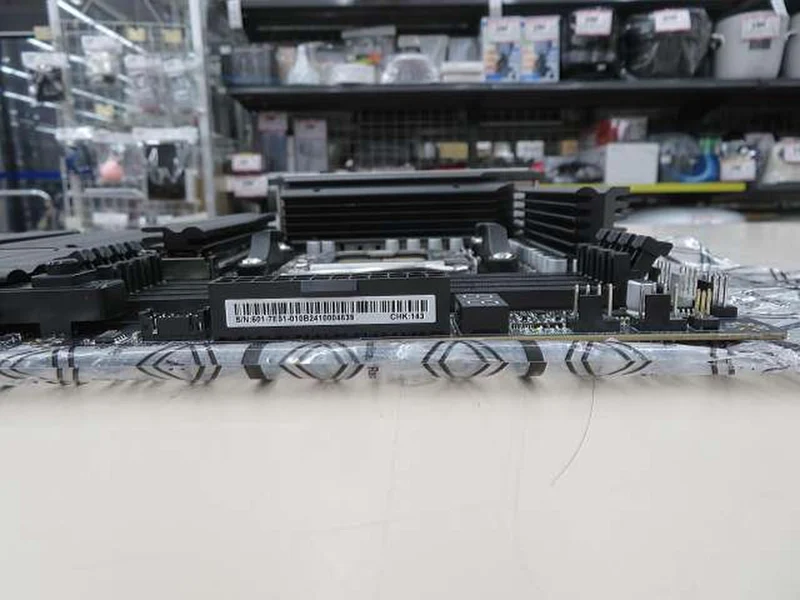 MSI AMD-compatible motherboard MAG X870 TOMAHAWK WIFI