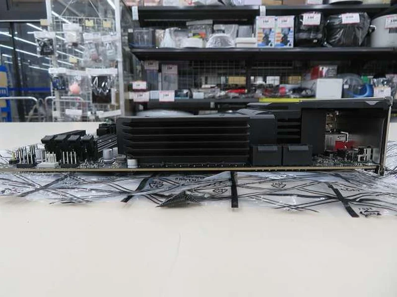 MSI AMD-compatible motherboard MAG X870 TOMAHAWK WIFI