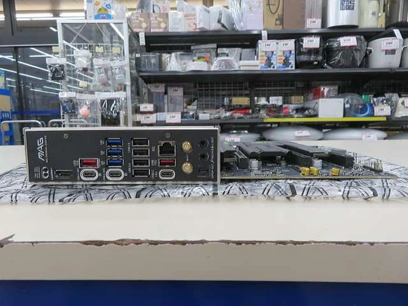 MSI AMD-compatible motherboard MAG X870 TOMAHAWK WIFI