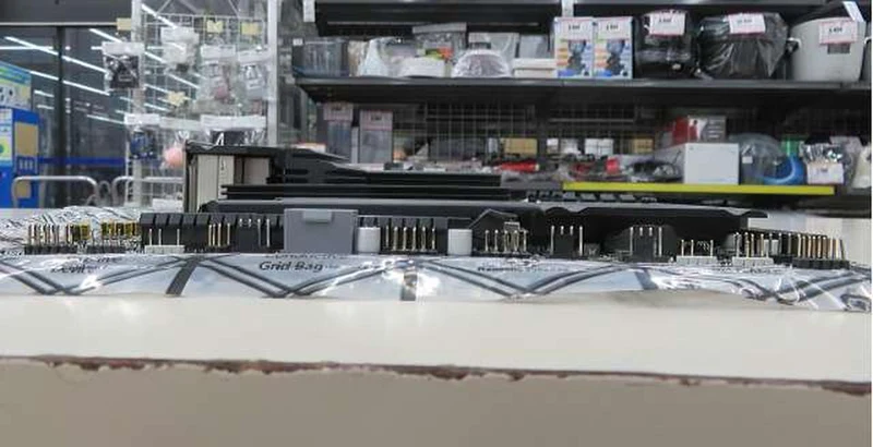 MSI AMD-compatible motherboard MAG X870 TOMAHAWK WIFI