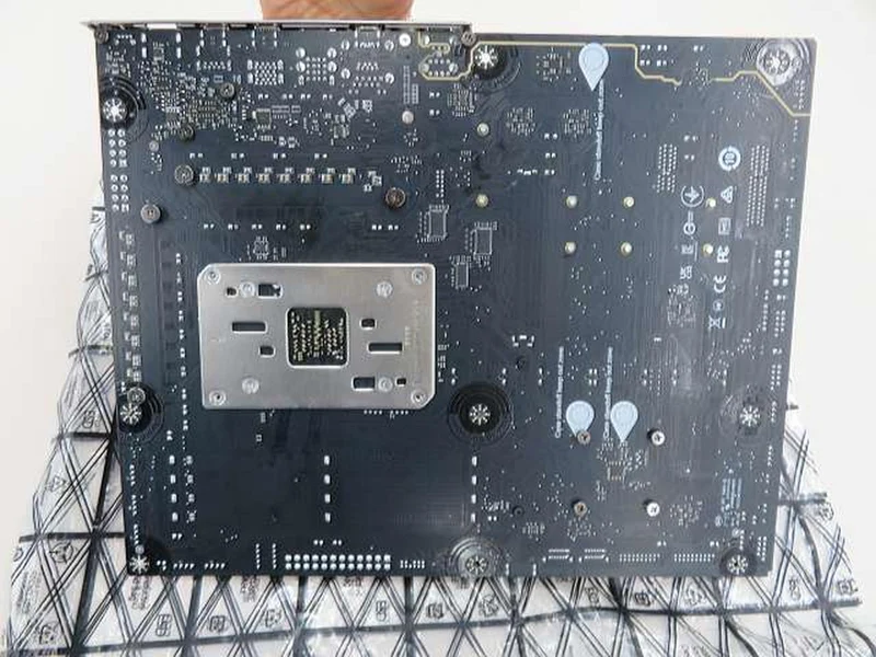 MSI AMD-compatible motherboard MAG X870 TOMAHAWK WIFI