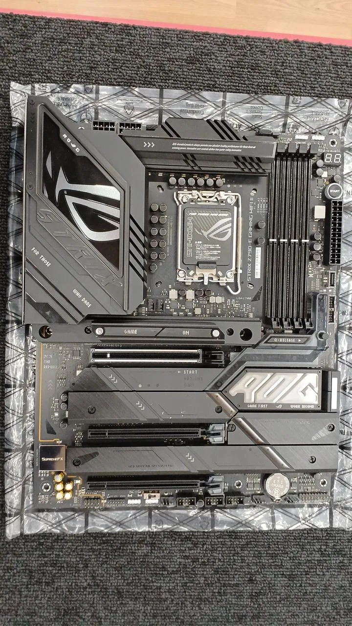 Carte mère ASUS ROG STRIX Z790-E GAMING WIFI II