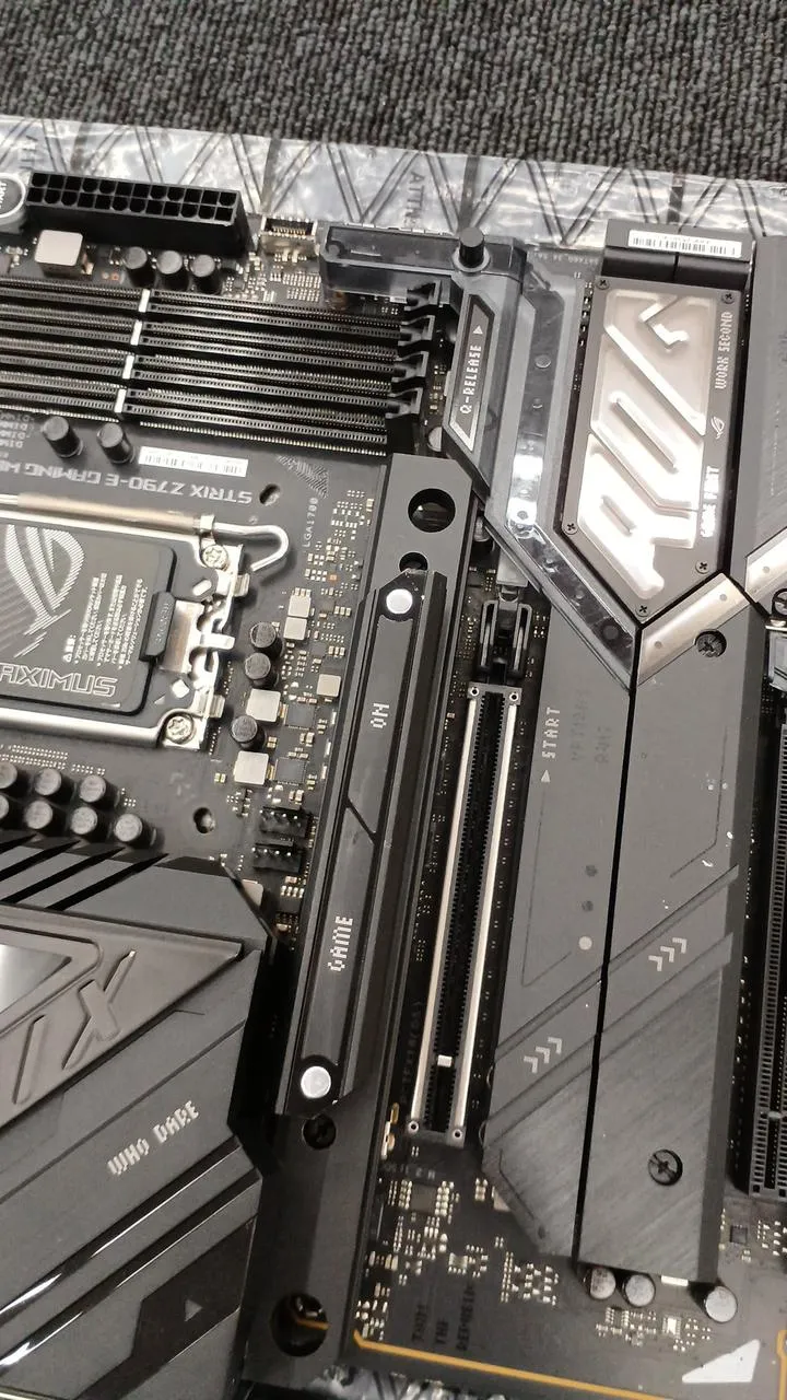 Carte mère ASUS ROG STRIX Z790-E GAMING WIFI II