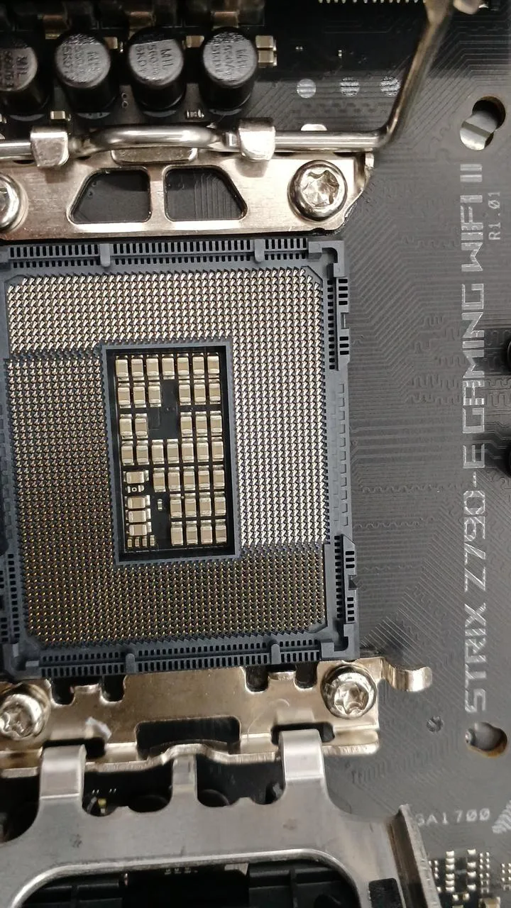 Carte mère ASUS ROG STRIX Z790-E GAMING WIFI II