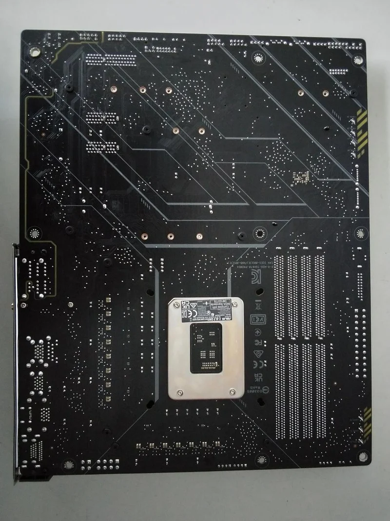 [JUNK] ASUS Motherboard H670-PRO WIFI D4
