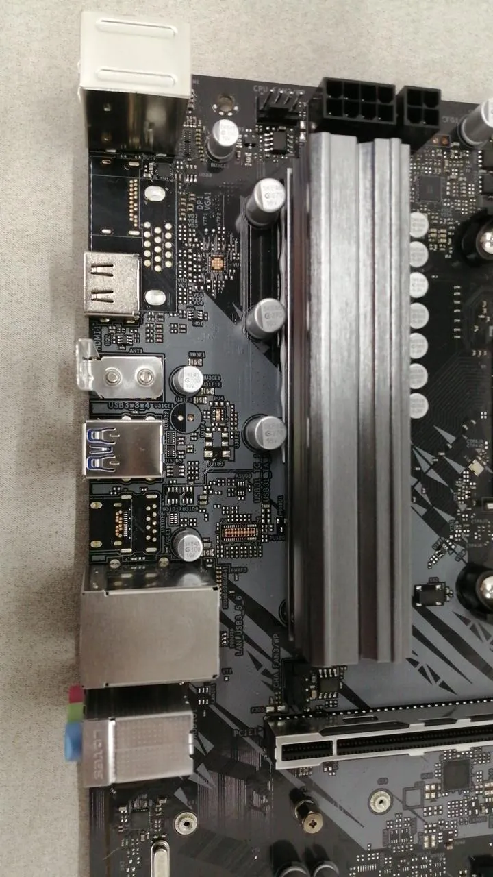 ASROCK Motherboard B550 PHANTOM GAMING4