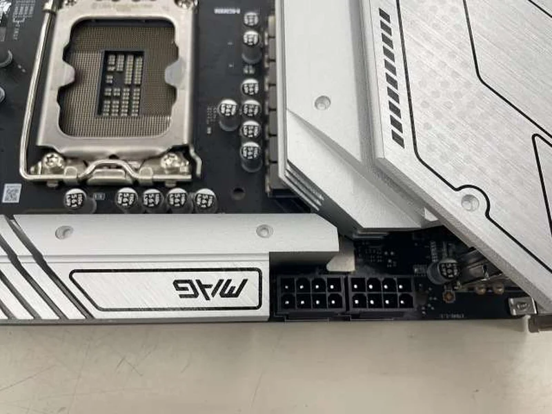 Carte mère MSI compatible Intel MAG B660M MORTAR WIFI DDR4