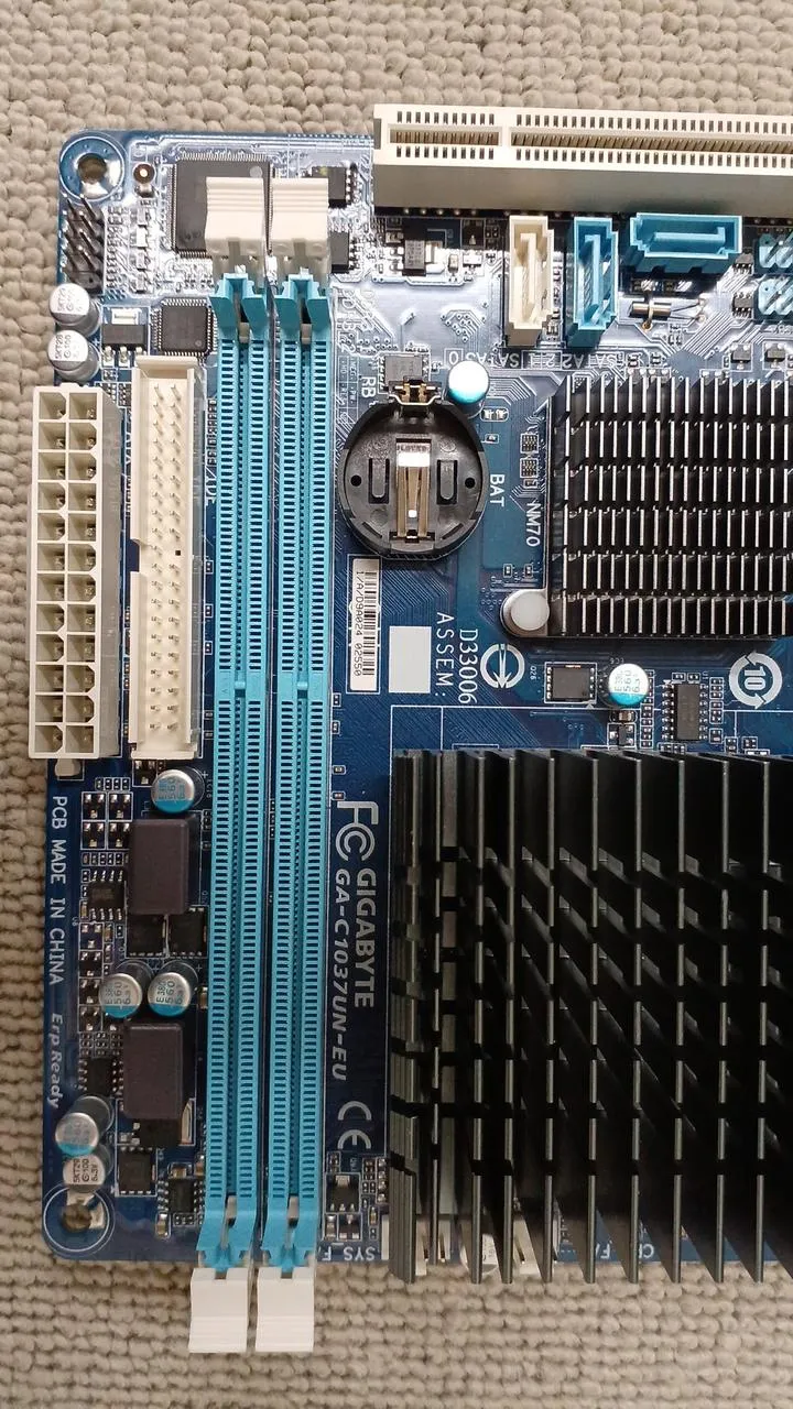[JUNK] GIGABYTE Motherboard GA-C1037UN-EU