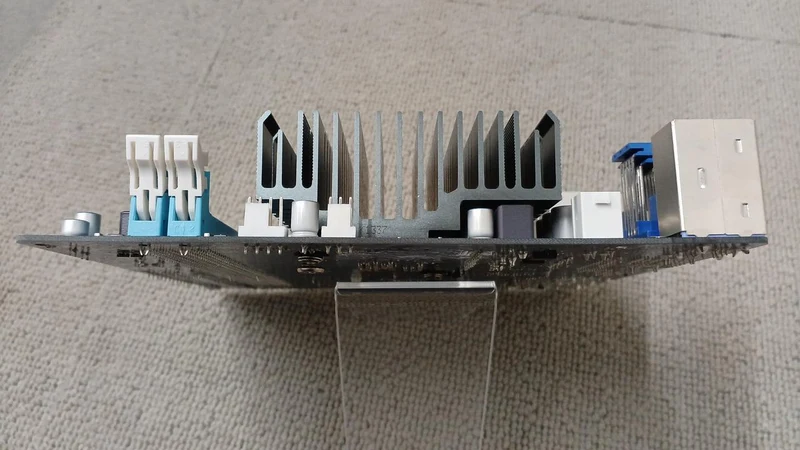 [JUNK] GIGABYTE Motherboard GA-C1037UN-EU
