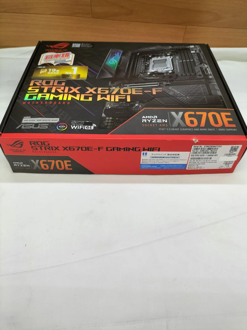Carte mère ASUS ROG STRIX X670E-F compatible AMD
