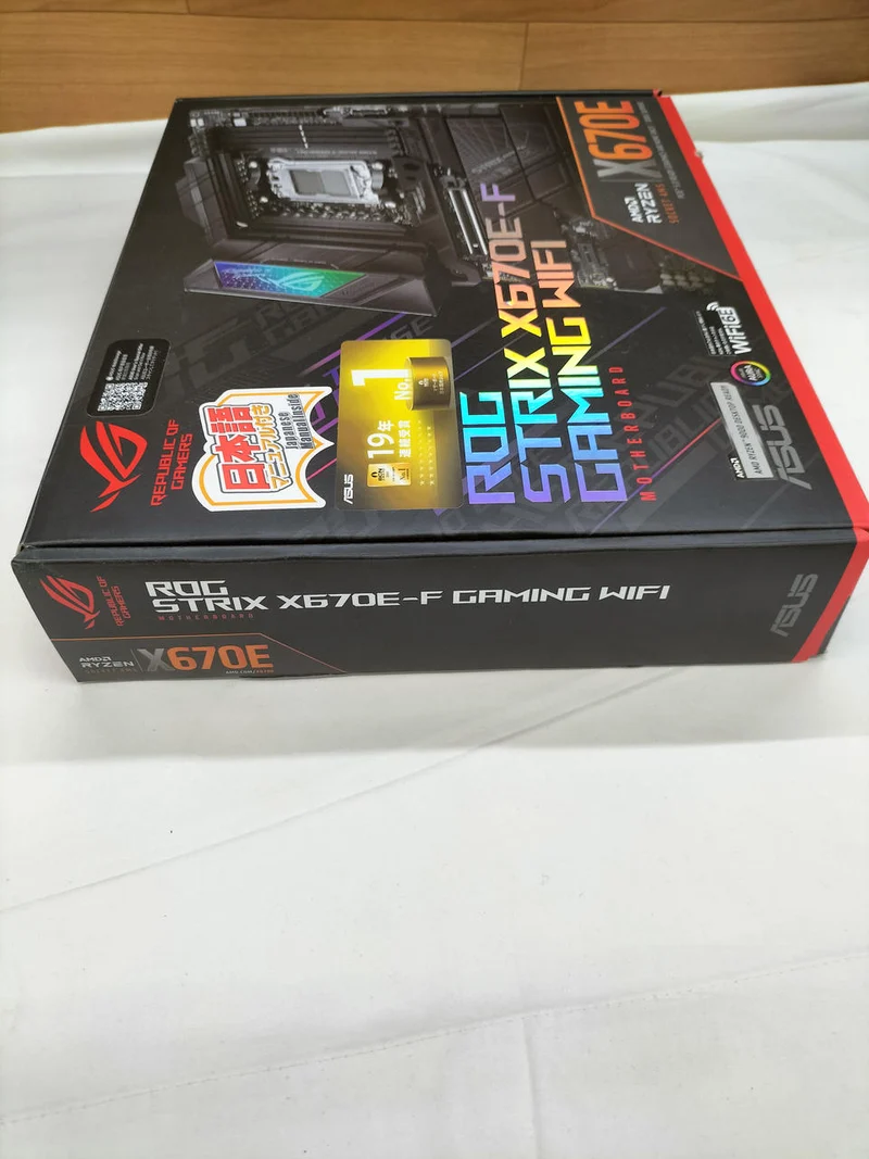 Carte mère ASUS ROG STRIX X670E-F compatible AMD