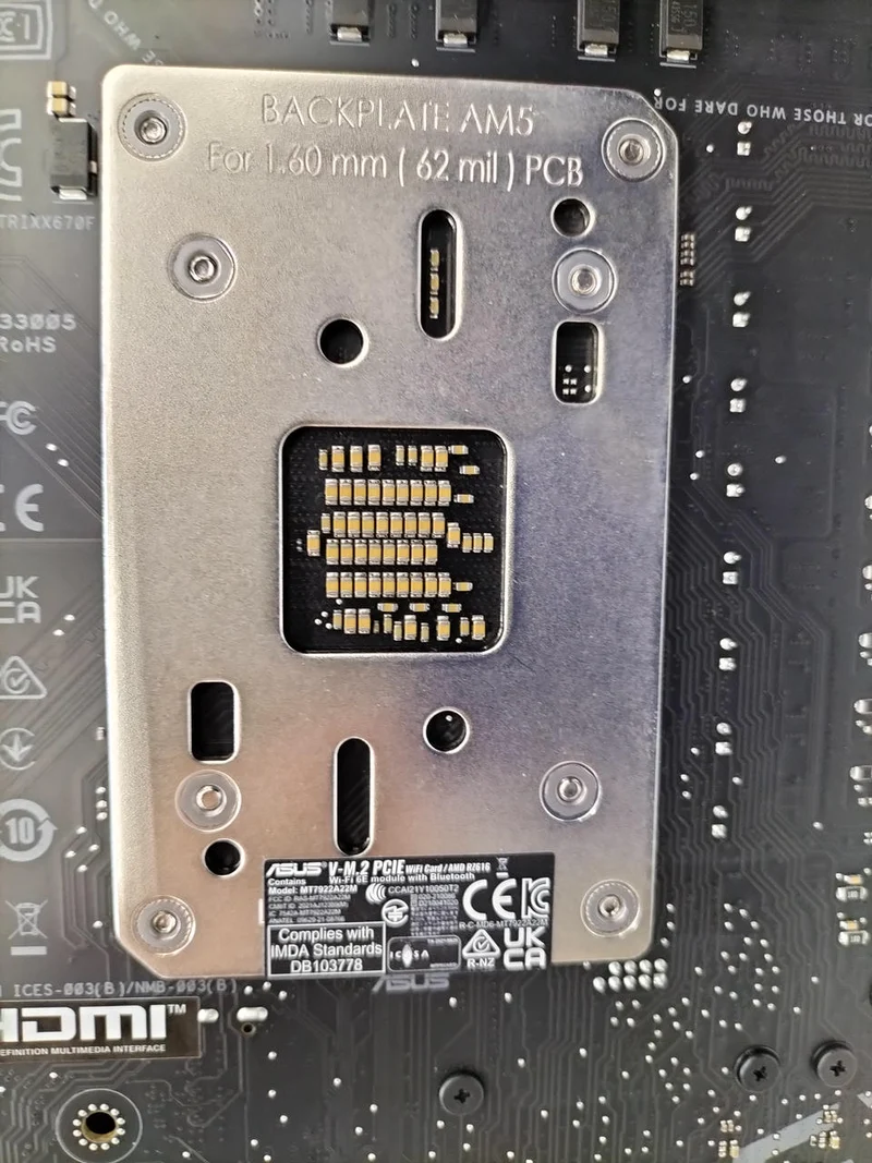 Carte mère ASUS ROG STRIX X670E-F compatible AMD