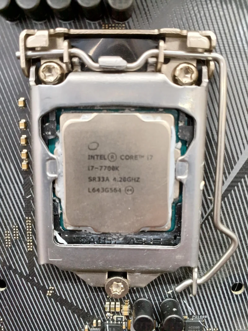 [À DÉCHETER] Carte mère ASUS STRIX Z270F GAMING compatible Intel