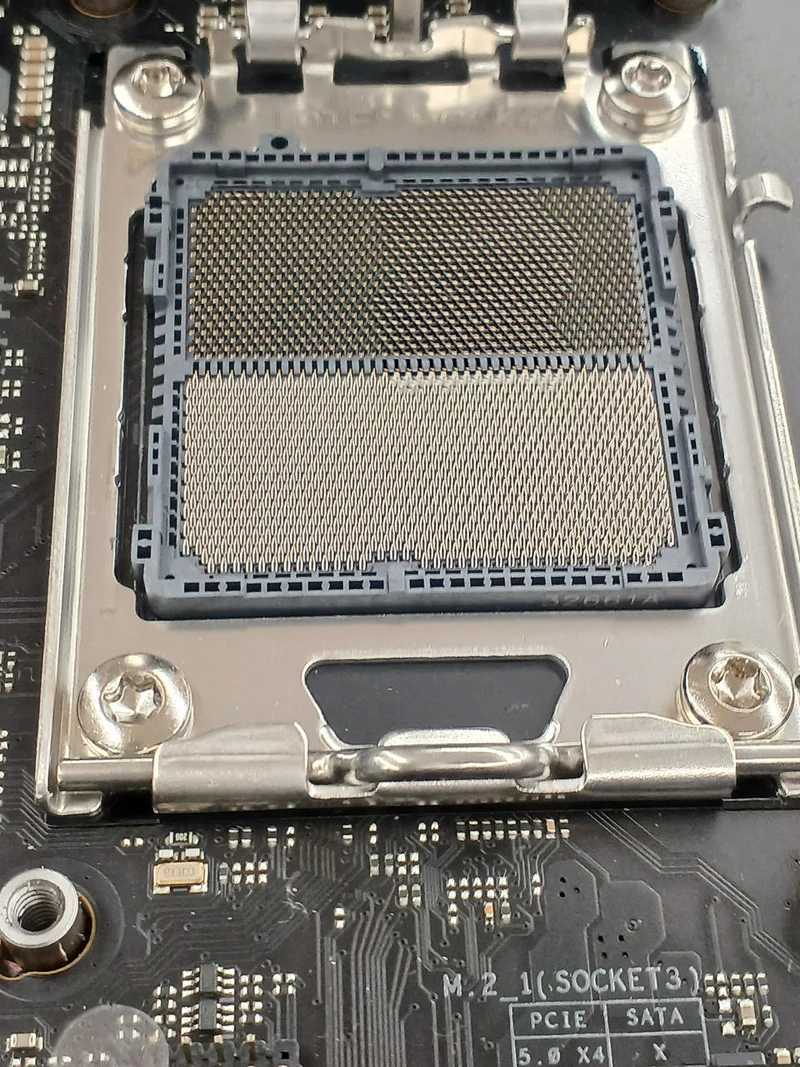 Carte mère ASUS ROG STRIX B650E-F GAMING WIFI