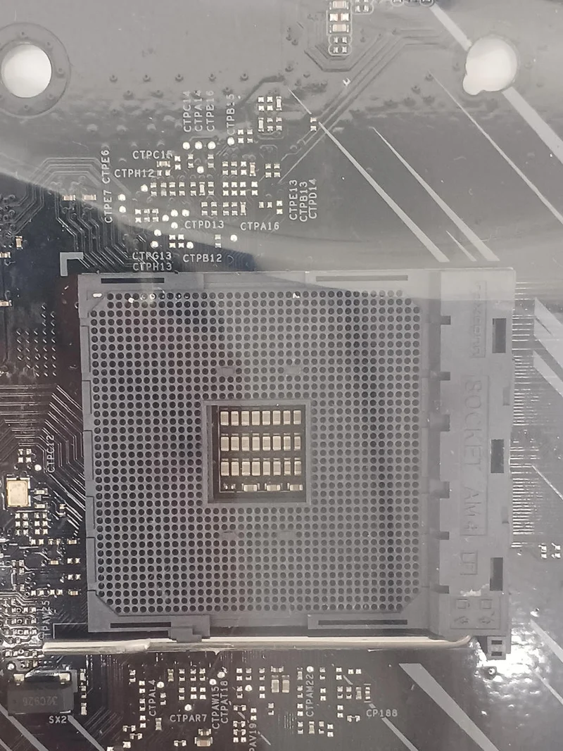 [À DÉCHETER] Carte mère ASROCK X570 GAMING4