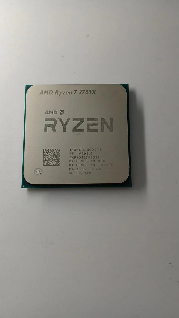 Processeur AMD Ryzen 7 3700X