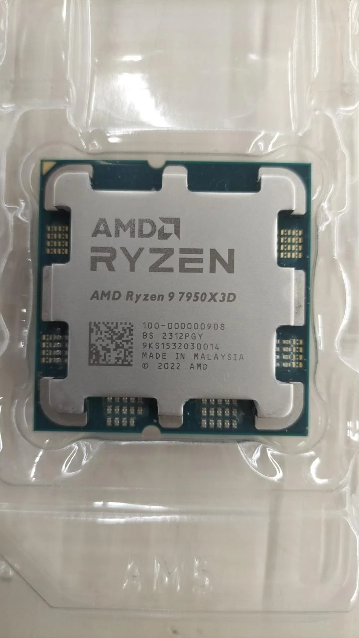 [À DÉCHETER] Processeur AMD Ryzen 9 7950X3D