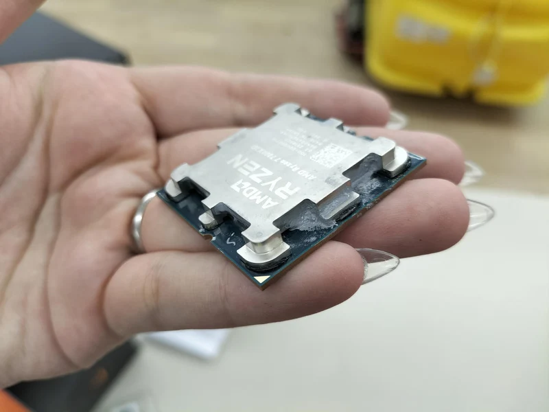Processeur AMD Ryzen 7 7800X3D