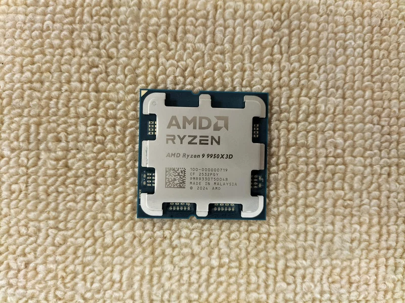 Processeur AMD Ryzen 9 9950X3D