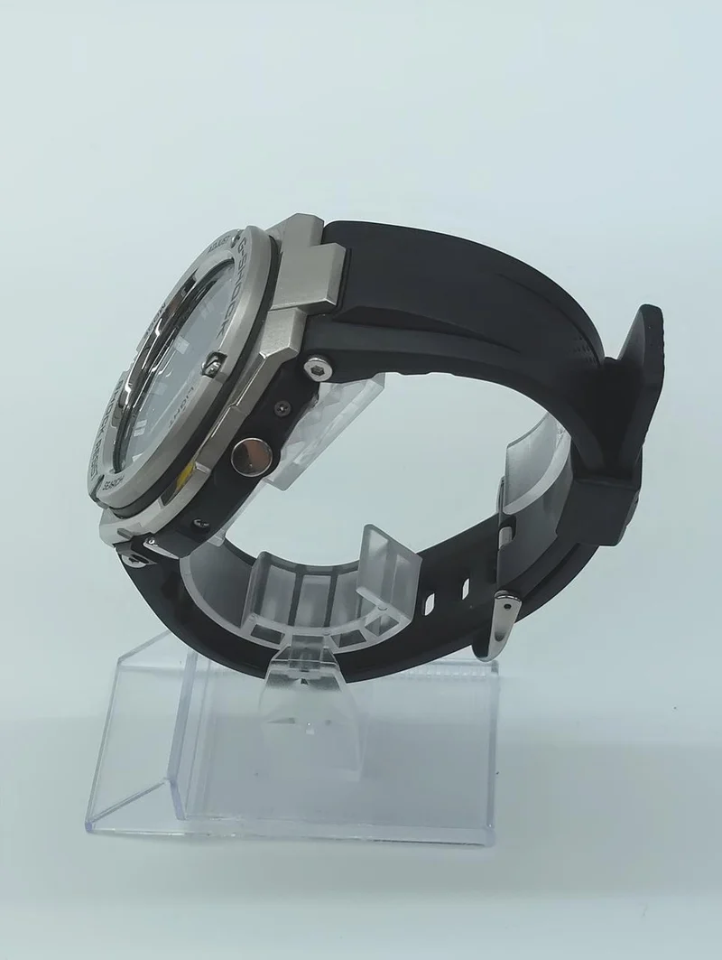 CASIO G-SHOCK GST-W110