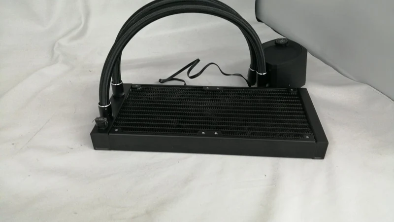 Refroidisseur de processeur à eau EKWB EK-NUCLEUS AIO CR240 DARK