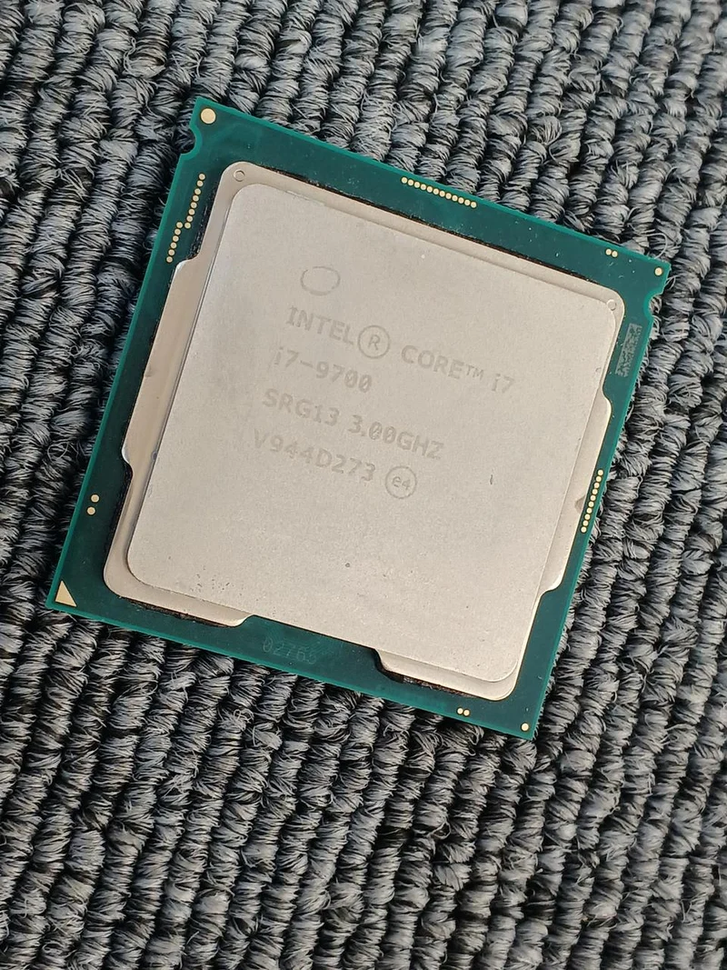 Intel Core i7-9700 CPU