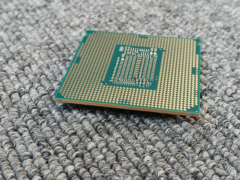 Intel Core i7-9700 CPU