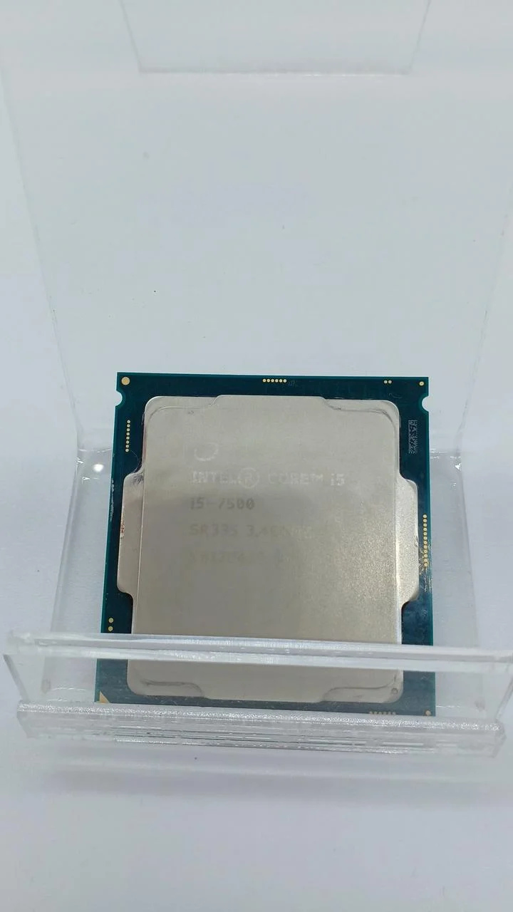 Processeur Intel Core i5-7500 à 3.40 GHz