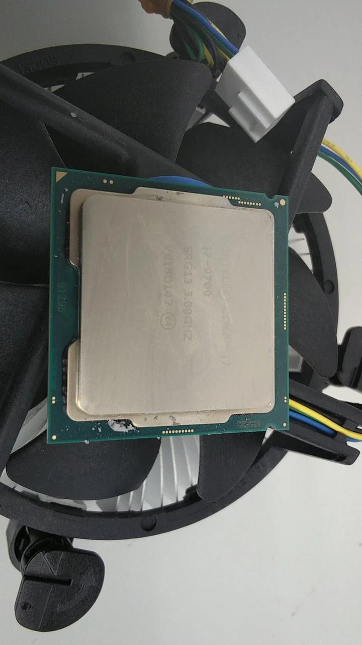 Intel Core i7-9700 CPU