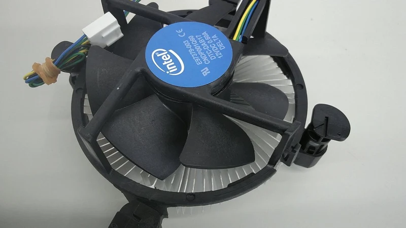 Intel Core i7-9700 CPU