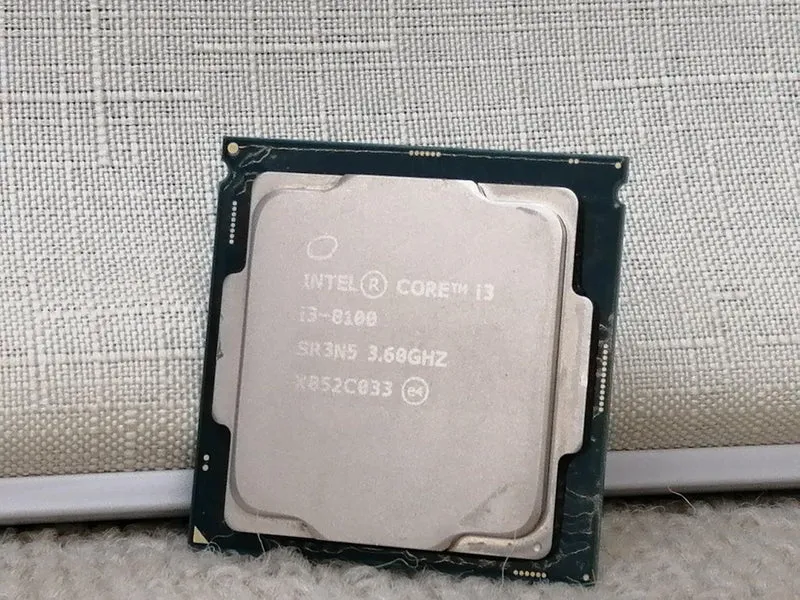 Processeur Intel Core i3-8100 3.60 GHz