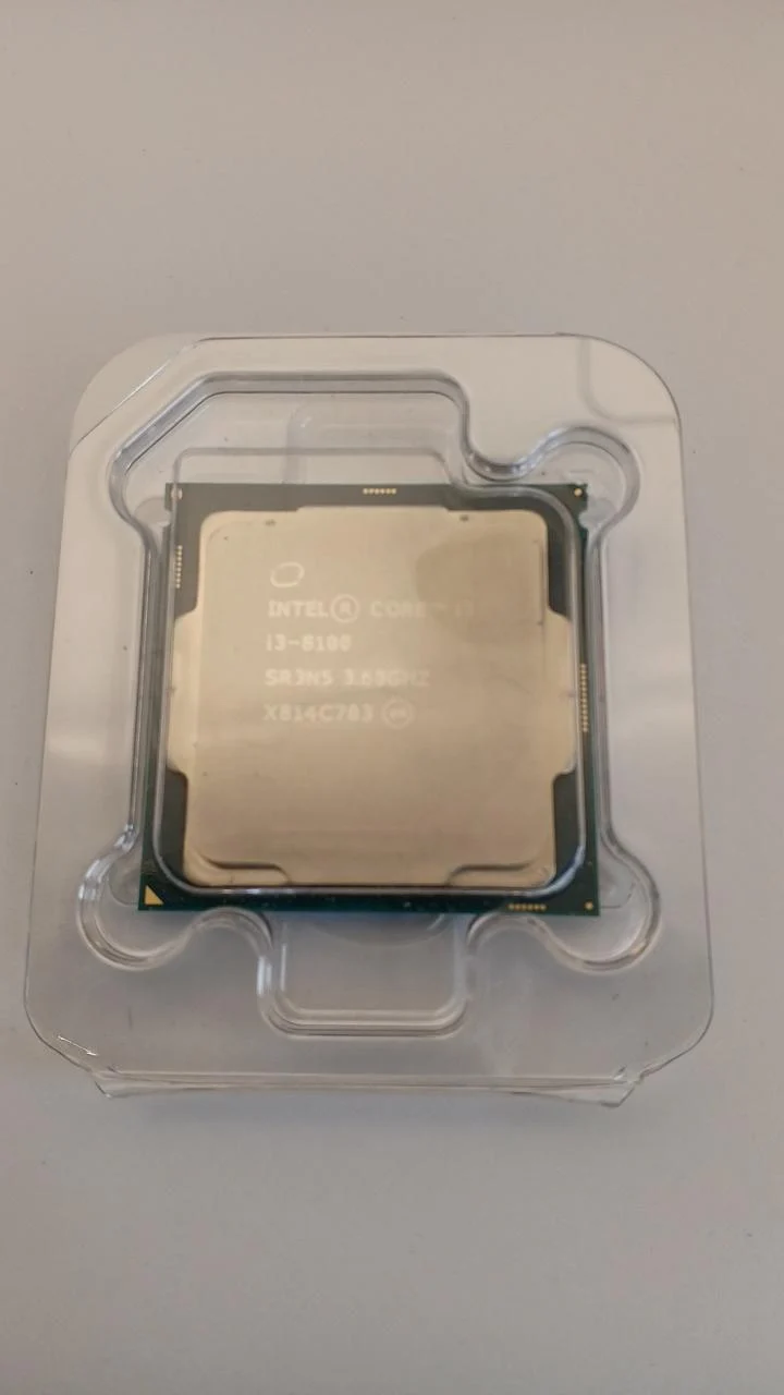 Boîtier processeur Intel Core i3-8100