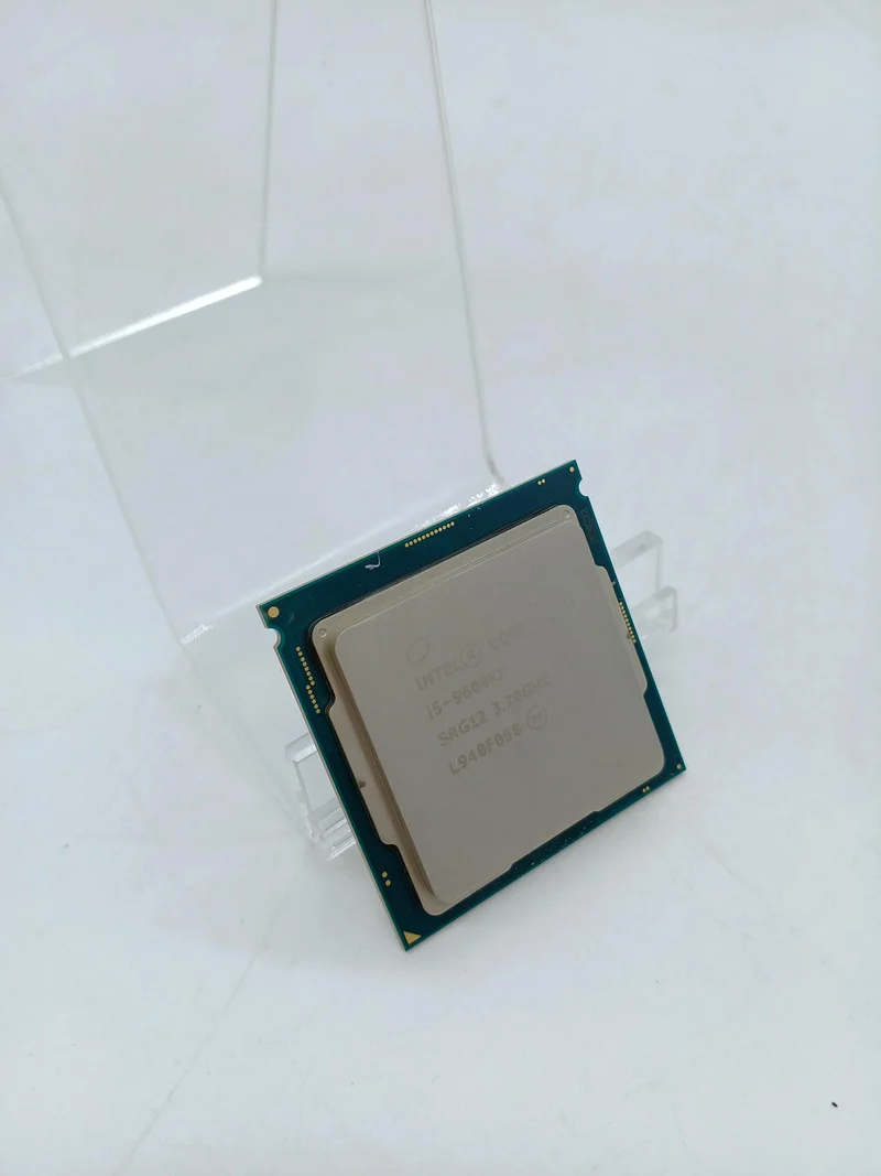 Processeur Intel Core i5-9600KF à 3.70 GHz