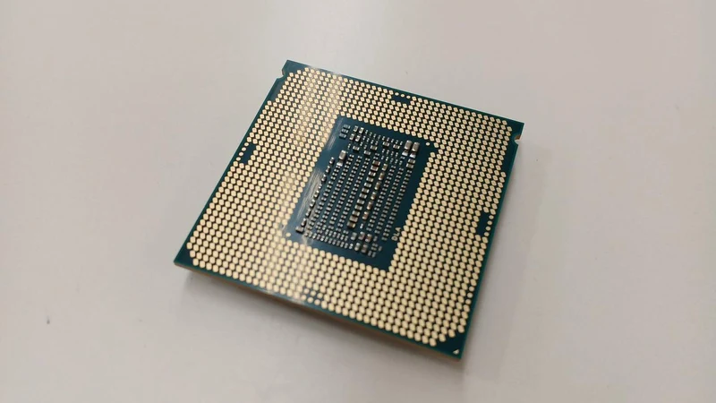 Processeur Intel Core i9-9900KF 3.6 GHz