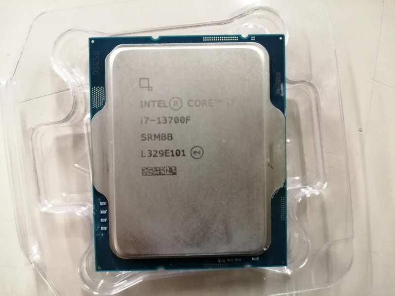 Processeur Intel i7-13700F