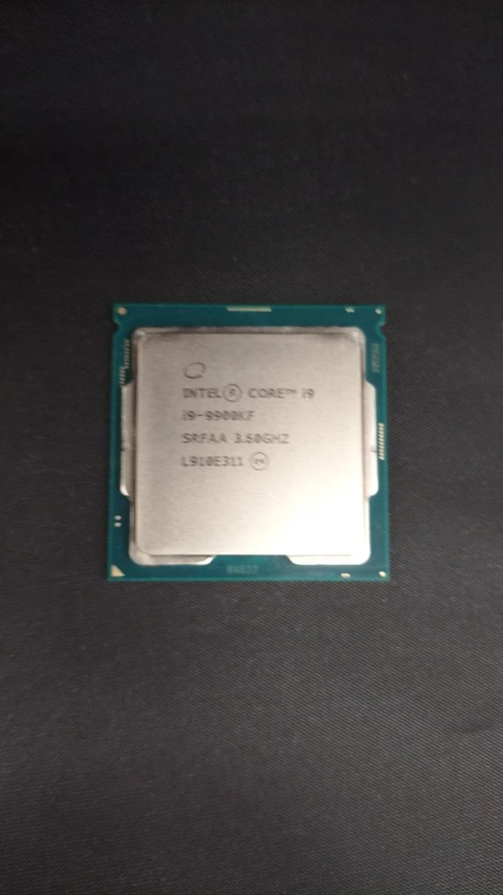Processeur Intel Core i9-9900KF