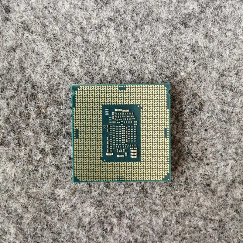 Processeur Intel Core i5-7400 à 3.0 GHz