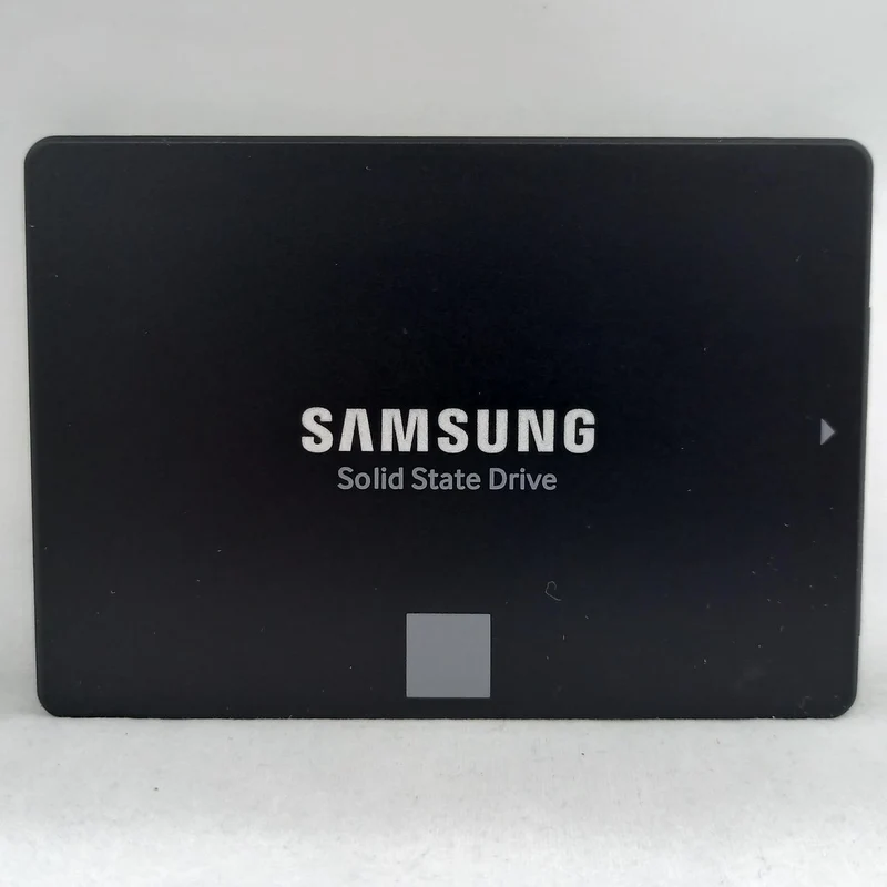 SAMSUNG SSD 4TB MZ-76E4T0