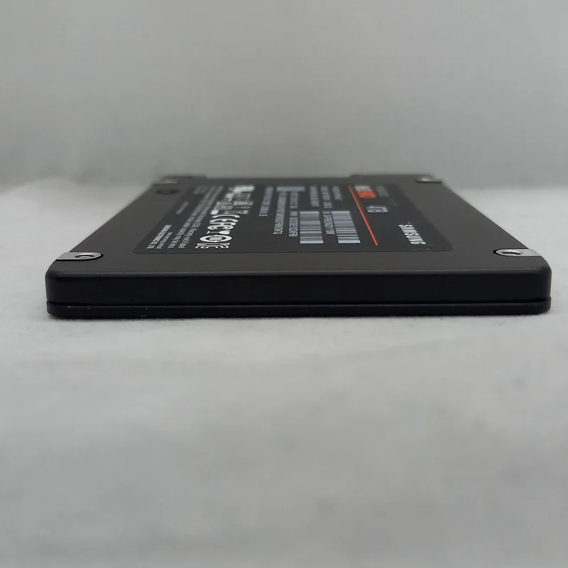 SAMSUNG SSD 4TB MZ-76E4T0