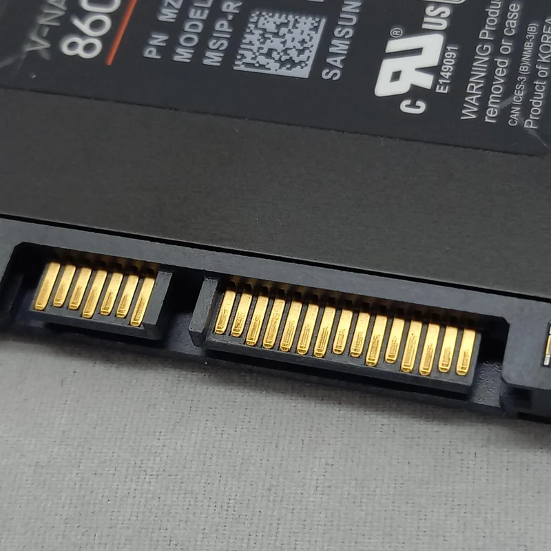 SAMSUNG SSD 4TB MZ-76E4T0
