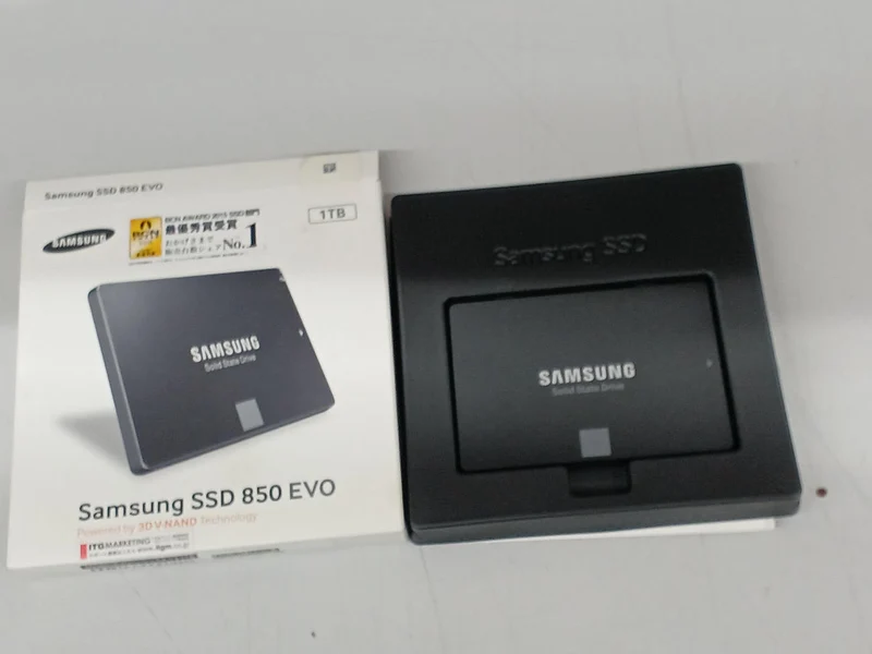 SAMSUNG SSD 1TB MZ75E1T0BIT