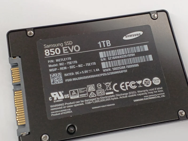 SAMSUNG SSD 1TB MZ75E1T0BIT