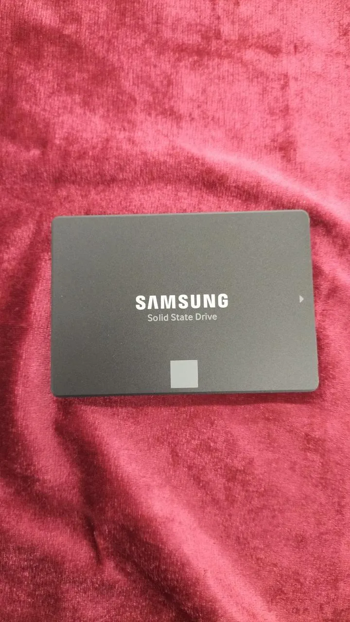 SSD SAMSUNG 4 To MZH76E4T0