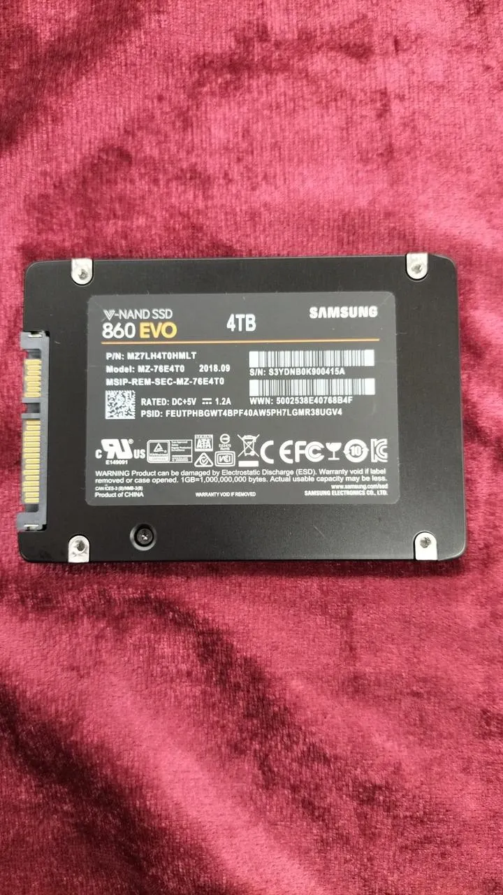SSD SAMSUNG 4 To MZH76E4T0