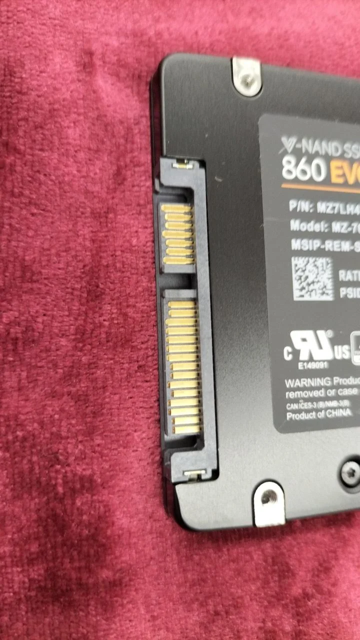 SSD SAMSUNG 4 To MZH76E4T0