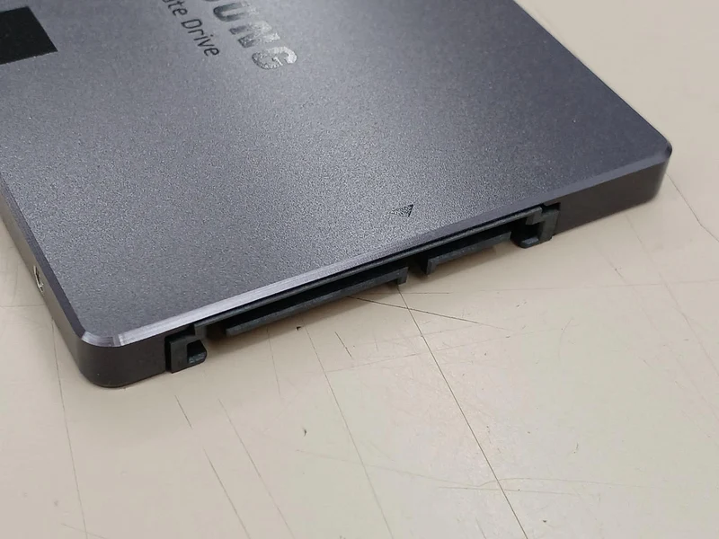 SSD SAMSUNG 1 To MZ-7TE1T0B/IT